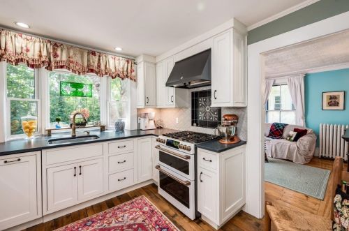 34 Cushing St, Dover NH 03820-3616 exterior