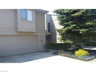 8028 Steven David Dr, Cleveland, OH 44149-1015