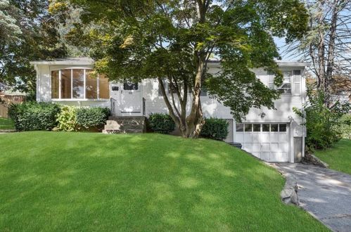 103 Kentland Ave, Providence, RI 02908-1115