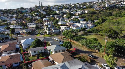 3877 Claudine St, Honolulu HI 96816-4333 exterior