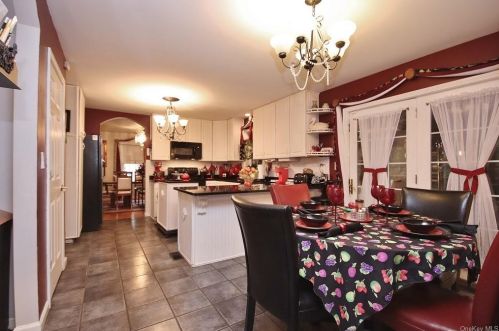 344 Haviland Dr, Patterson NY 12563-1452 exterior