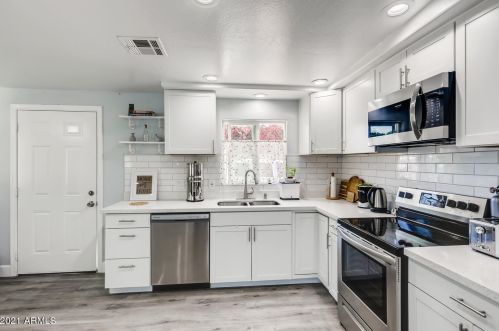 1338 Cholla St, Phoenix AZ  85020-1161 exterior