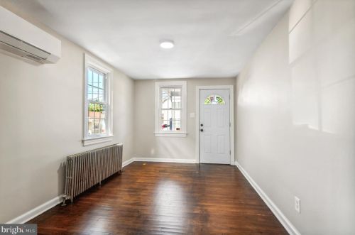 14 Evans Ave, Trenton, NJ 08638-4210