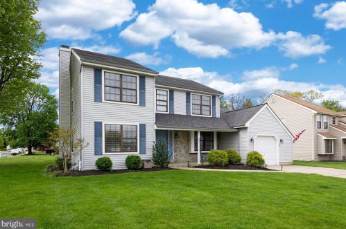 14 Hemlock Dr, Blenheim, NJ 08012-3127