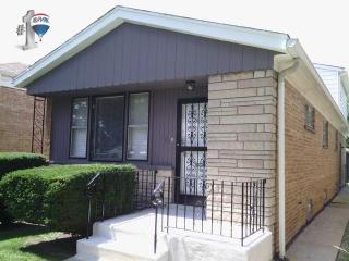 9054 Union Ave, Chicago, IL 60620-2235