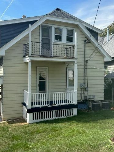 3556 14th St, Milwaukee, WI 53221-1640