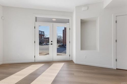 2867 Indiana Ave, Saint Louis MO 63118-2506 exterior