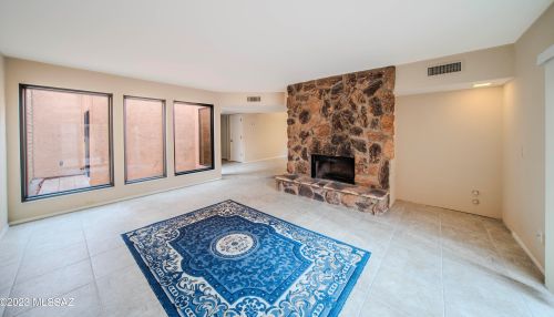 5050 South Regency Cir, Tucson AZ 85711-3043 exterior