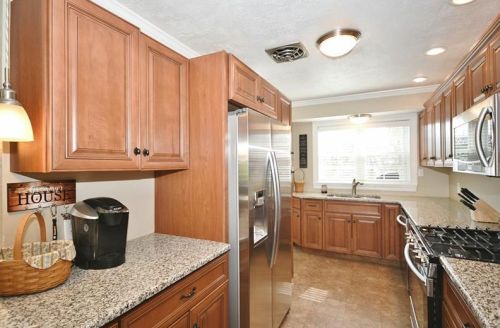 1905 Berkwood Dr, Pittsburgh PA 15243-1517 exterior