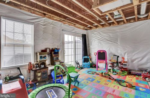 206 Overlook Dr, Hanover PA 17331-9136 exterior