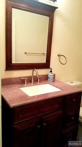 620 Plum Ter, Mahwah NJ  07430-3441 exterior