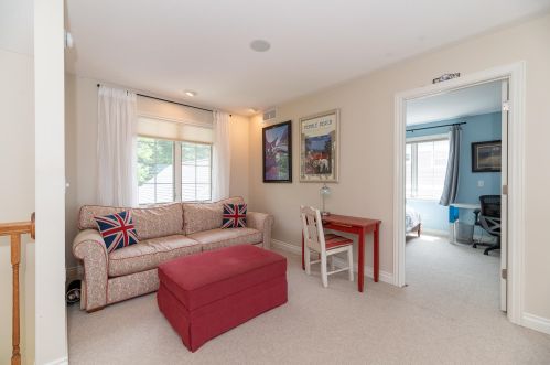 952 Eagle Lk Dr, Kalamazoo MI 49009-8429 exterior