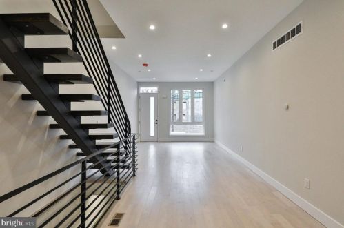 2404 Federal St, Philadelphia PA 19146-2432 exterior