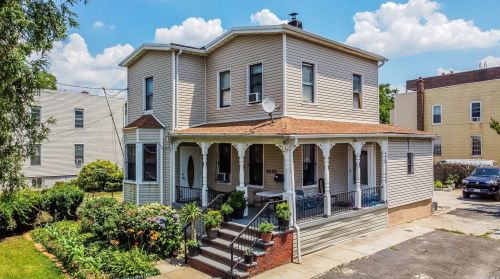 4028 Barnes Ave, Bronx NY 10466-4310 exterior