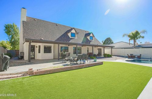 902 Claremont St, Phoenix AZ  85013-1360 exterior