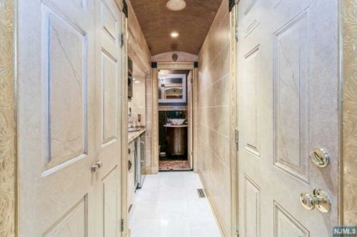 18 Cedarwood Ter, West Paterson NJ exterior