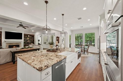 2927 Cotswold Manor Dr, Humble TX 77339-0016 exterior