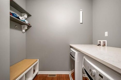 216 Overlook Dr, Pittsburgh PA 15216-1545 exterior