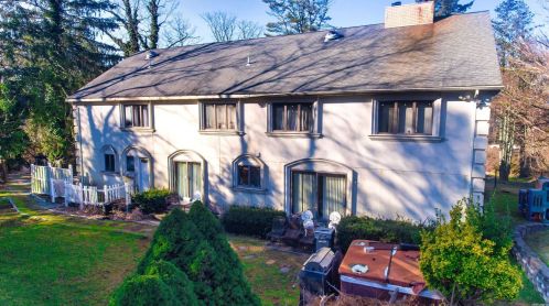 280 Half Hollow Rd, Huntington Station NY 11746-6326 exterior