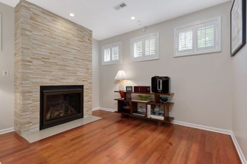 344 Scott St, Chicago IL 60610-0043 exterior