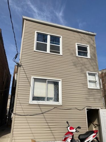 1631 Central Park Ave, Chicago IL 60655-3435 exterior