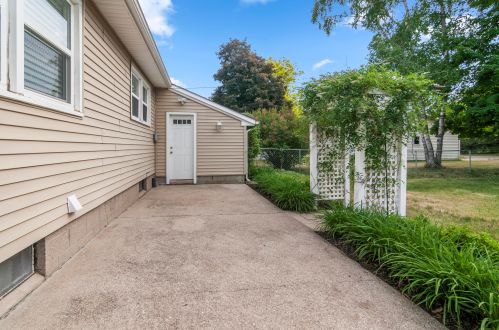 620 Lilac Ave, Big Rapids MI 49307-2520 exterior