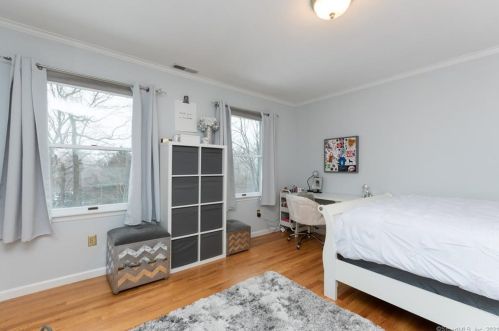 29 Kensett Ave, Wilton CT 06897-4401 exterior