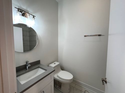 2205 Iowa St, Chicago, IL 60622-4844