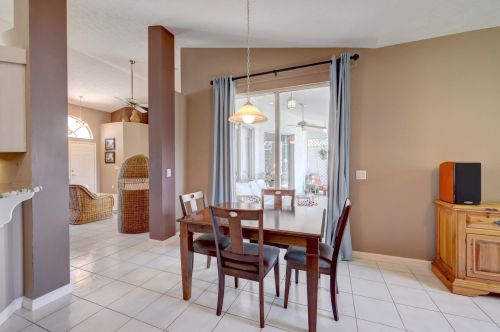 2885 Eagle Dr, Fort Pierce FL 34951-2374 exterior