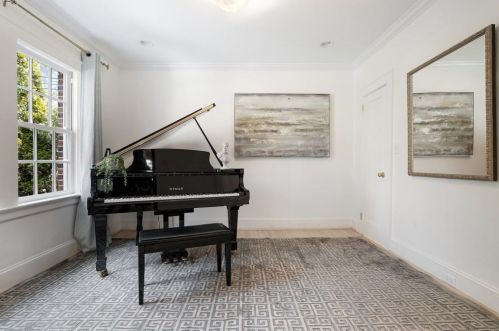 1241 Beech Vly Rd, Atlanta GA 30306-3123 exterior