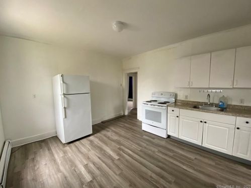 28 Center St, Torrington, CT 06790-5502