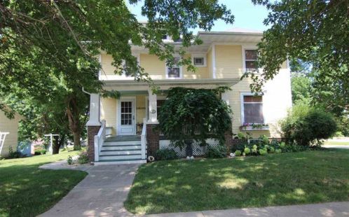 918 Elm St, Williamsburg, IA 52361-9531