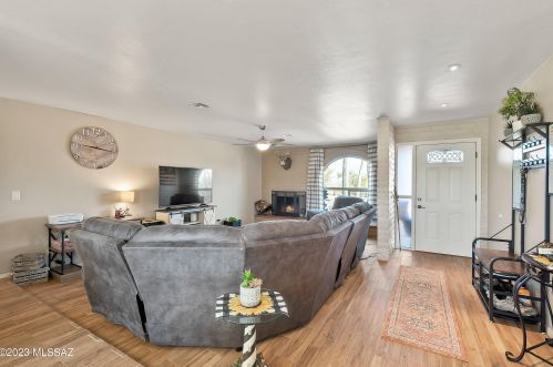 10302 Calle Del Este, Tucson AZ  85748-6845 exterior