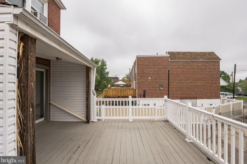 8623 Jackson St, Philadelphia PA 19145-3833 exterior