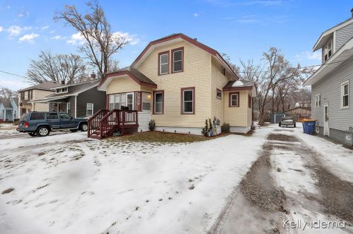 1830 Silver Ave, Grand Rapids, MI 49507-2766