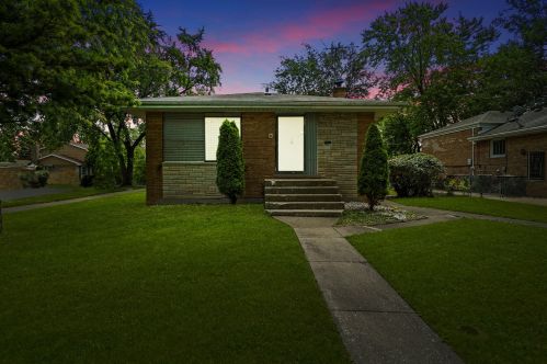 15501 Minerva Ave, Dolton, IL 60419-2722