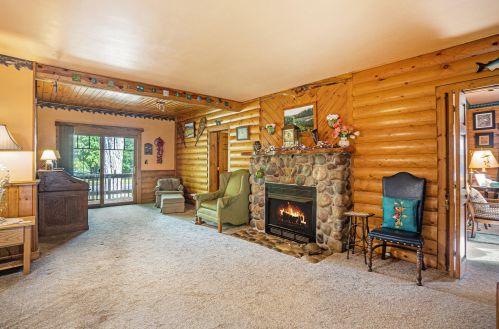 224 Elizabeth St, Sylvan Beach MI 49461-1311 exterior