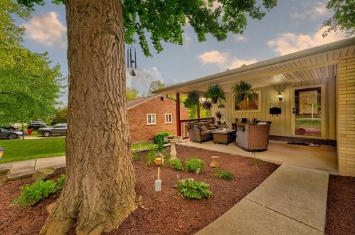 1298 Arrowood Dr, Pittsburgh, PA 15243-1804