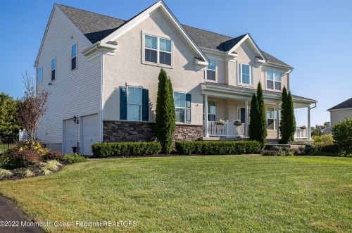 19 Manchester Ct, Columbus, NJ 08022-2008