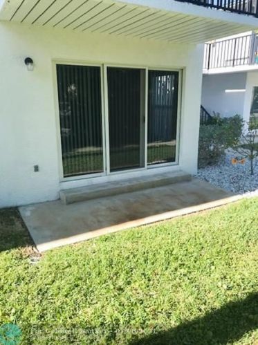 1180 Carlton Ct, Fort Pierce FL 34949-3039 exterior