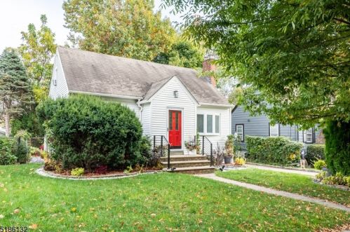 575 John St, Teaneck, NJ 07666-5340