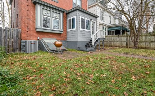 409 Hutchinson Ave, Pittsburgh PA 15218-1327 exterior