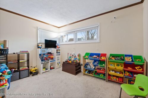 47 Southwood Dr, Old Bridge NJ 08857-1453 exterior