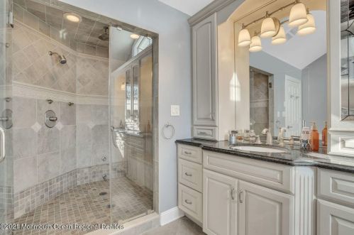 26 Brasch Blvd, Middletown NJ 07748-3161 exterior