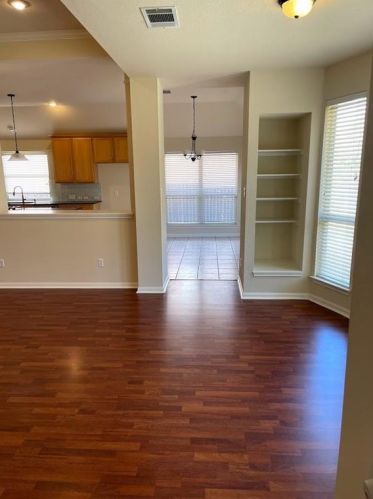 1904 Chasewood Dr, Austin TX 78727-6373 exterior