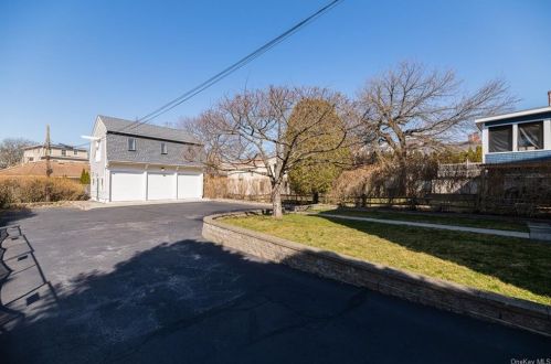 206 Milbank Ave, Greenwich CT 06830-6617 exterior