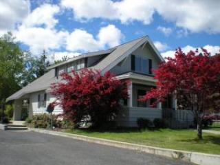 981 Crawford Ave, Wenatchee, WA 98801-3343