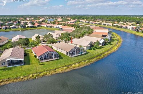 332 Shoreline Cir, Fort Pierce FL 34986-2913 exterior