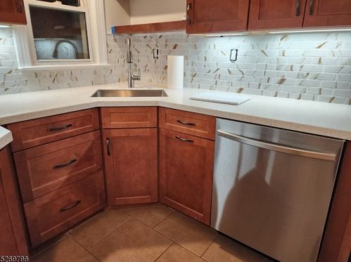 13 Hobart Pl, Paterson NJ  07512-2172 exterior