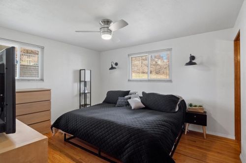 1300 Blue Jay Dr, Pittsburgh PA  15243-1206 exterior